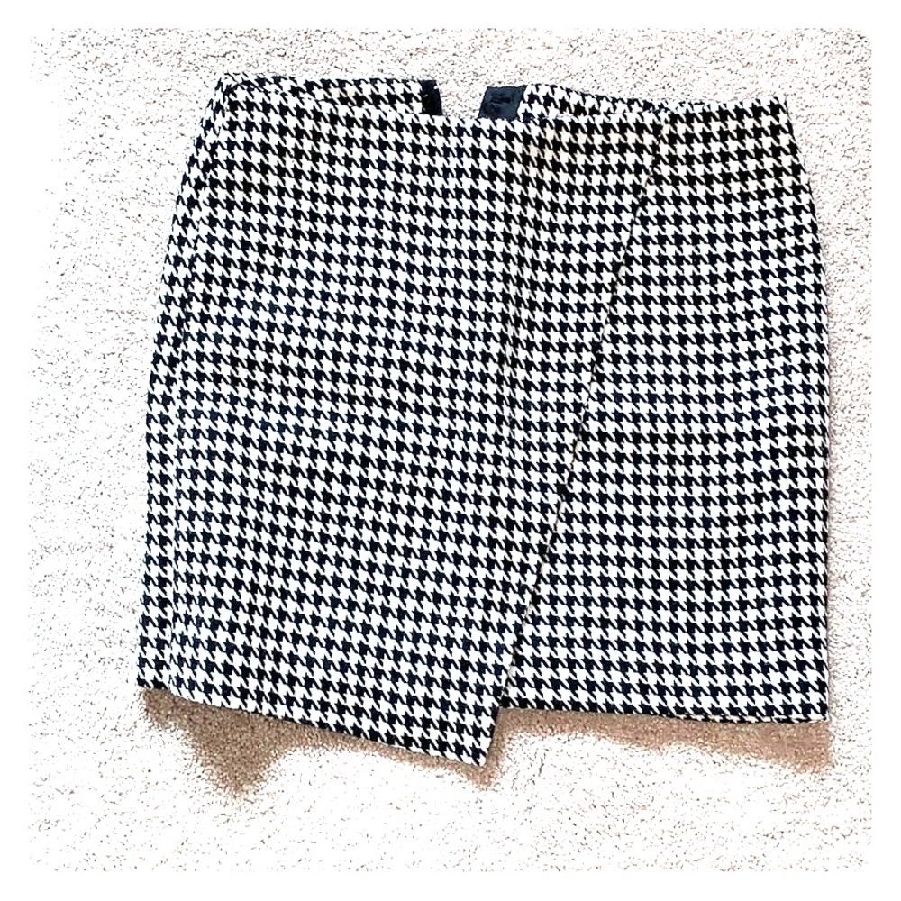 EXPRESS Mini skirt - BRAND NEW, NOT WORN